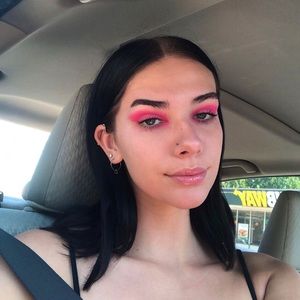 Meet your Posher, Kara